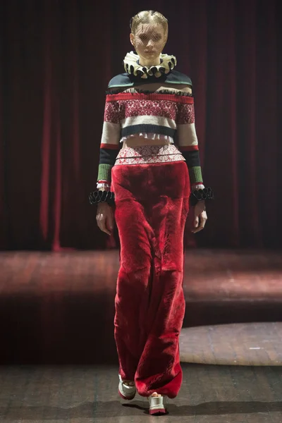 Look 13